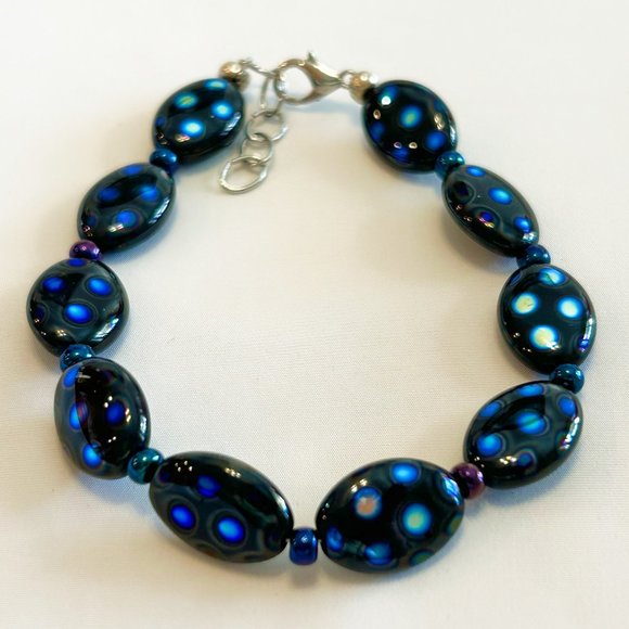 Black Spotted Czech Glass Bead Bracelet - Picture 3 of 3